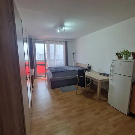 Apartman S Balkonem