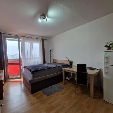 Apartman S Balkonem