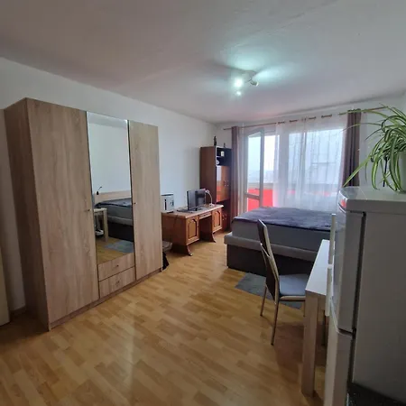 Apartman S Balkonem